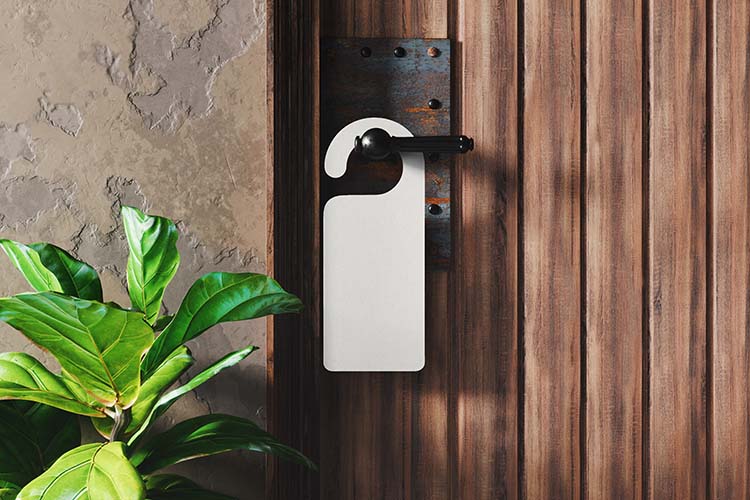 Use Lawn Maintenance Door Hangers to Win Customers